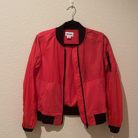 Converse women’s red/black bomber Jacket ; Size small - Picture 2 of 5